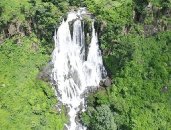 Chutes de Tabouna, lieu tourisque, balade organisée par l'hôtel MASABI